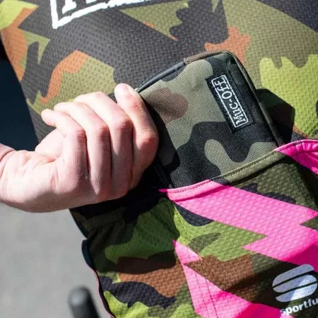 Bolsa Smartphone MUC-OFF Essentials Camo