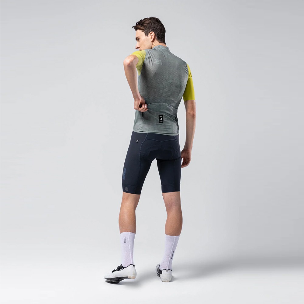 Chaleco Gobik Plus 2.0 Hombre Cedar Check 2025 | Chalecos