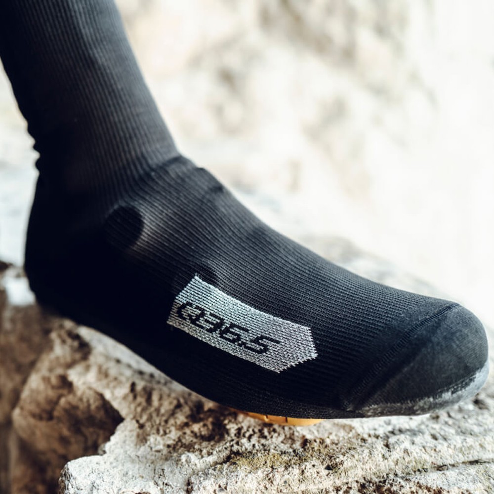 Cubrezapatillas Q36.5 de Invierno para Lluvia Negro | Q365