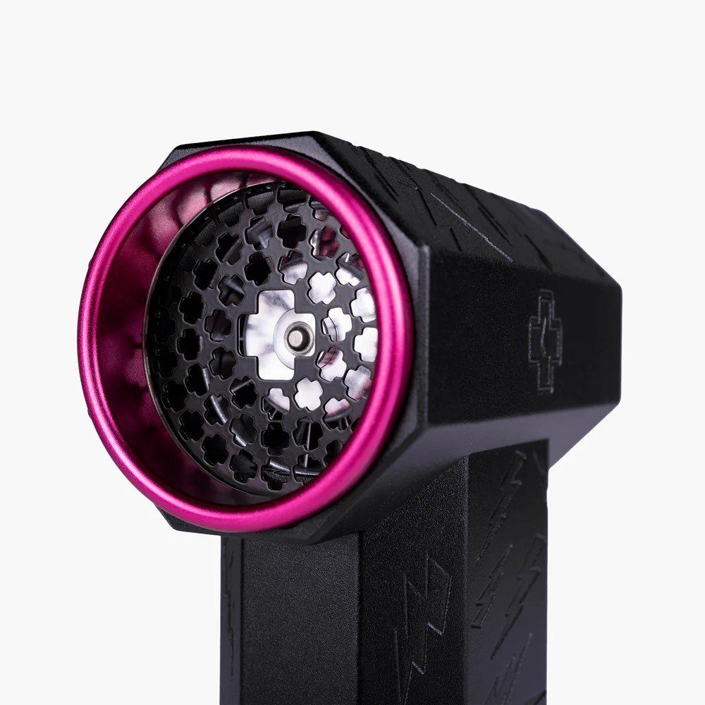 Secador Muc-Off Blow It USB Aluminio Negro/Rosa | Limpieza