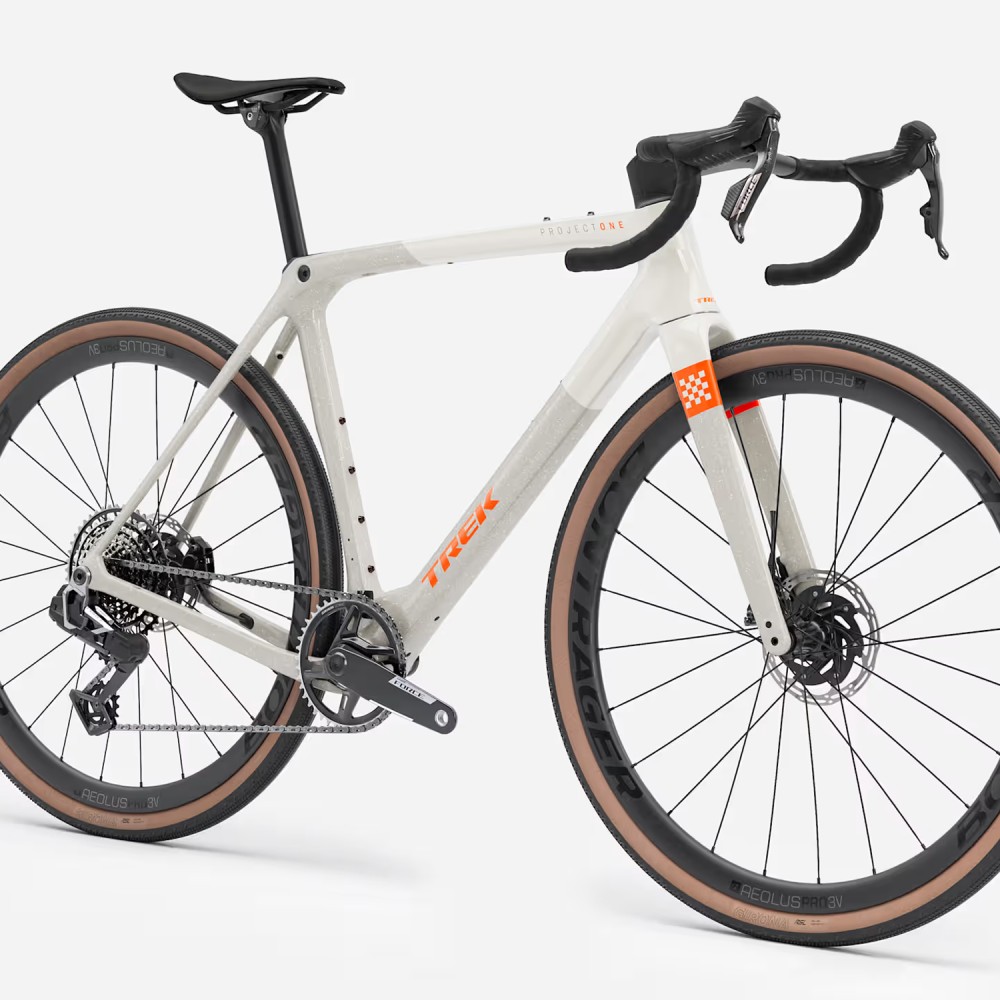 Bicicleta Trek Checkmate SLR 7 AXS Era White/Buff Beige 2026