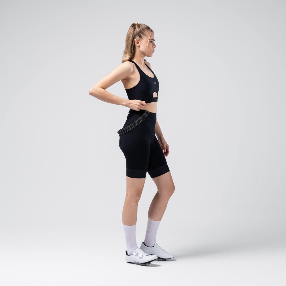 Top Deportivo Gobik Crux Mujer Jet Black 26 | Camisetas