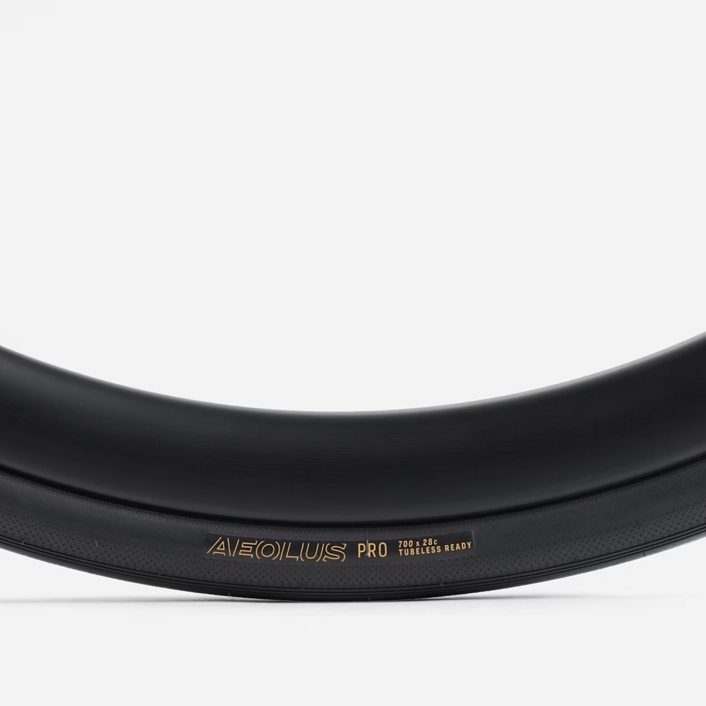 Cubierta de Carretera Bontrager Aeolus Pro TLR Negro | Trek