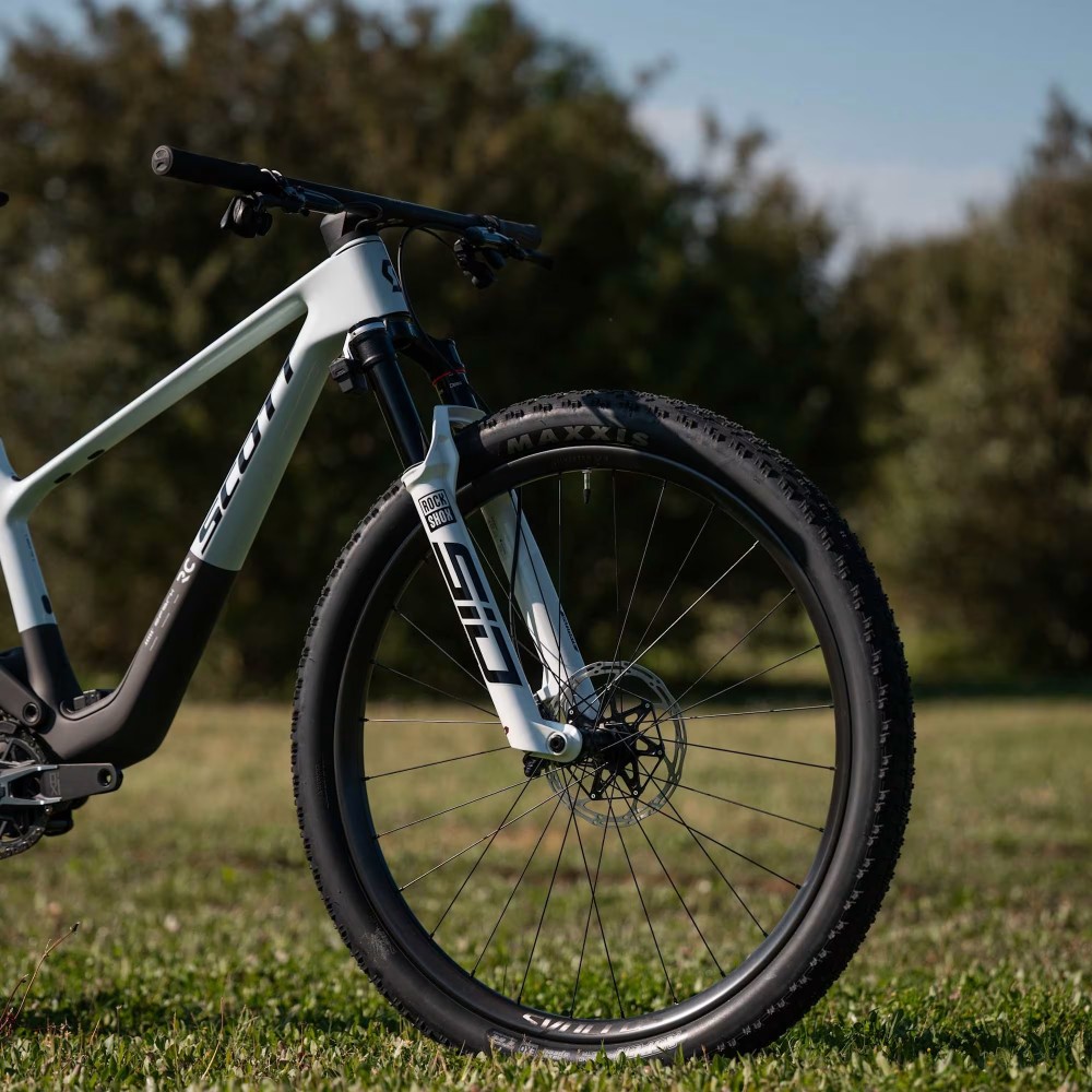 Bicicleta Scott Spark Rc World Cup Cumulus white/Carbon black 2027