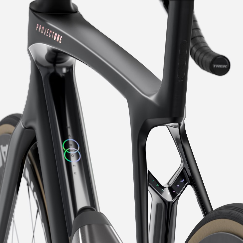 Bicicleta Trek Madone SLR 7 Gen 8 Matte Carbon Smoke/Prismatic Pearl 2027