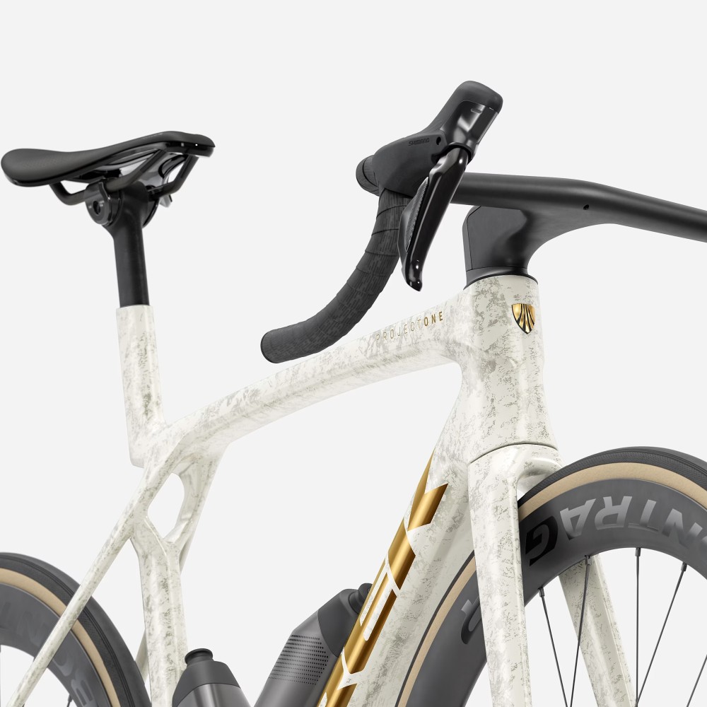 Bicicleta Trek Madone SLR 7 Gen 8 Era White/Supernova Marble 2027
