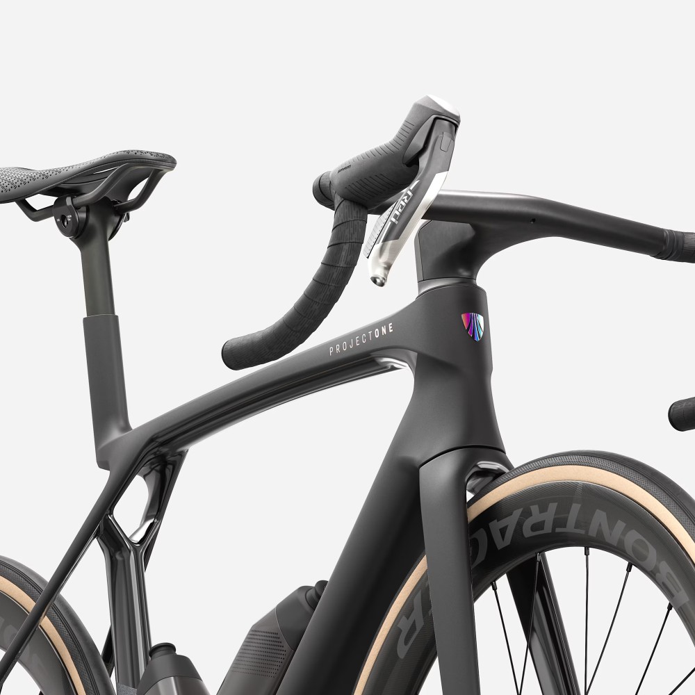 Bicicleta Trek Madone SLR 9 Gen 8 AXS Matte Carbon Smoke/Prismatic Pearl 2027